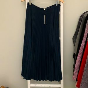 Vince long pleated navy skirt size 6